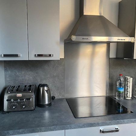 Grand F4 De 71M2 Pour 6 Personnes En Plein Centre Ville Arpajon Eksteriør bilde
