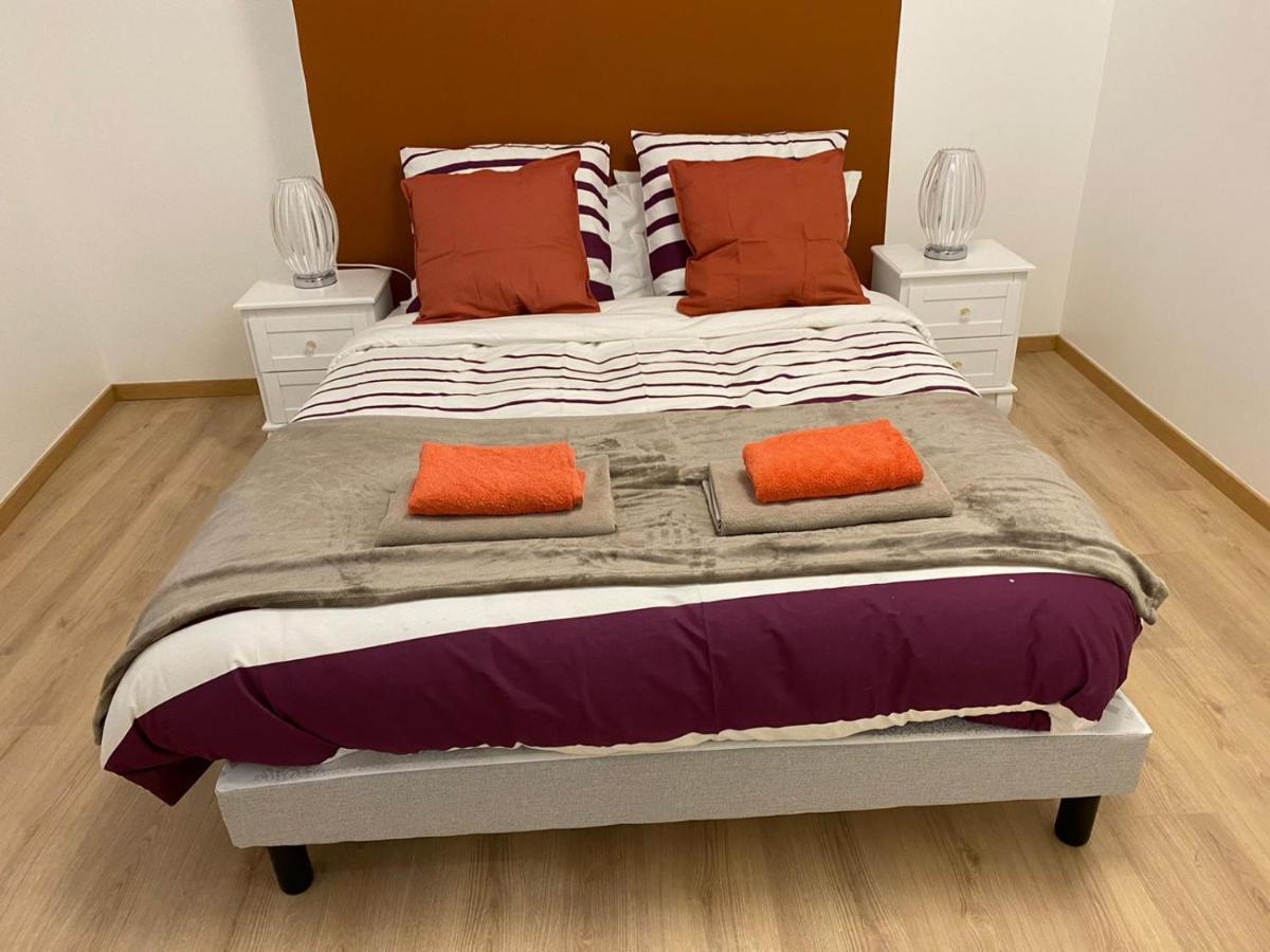 Grand F4 De 71M2 Pour 6 Personnes En Plein Centre Ville Arpajon Eksteriør bilde