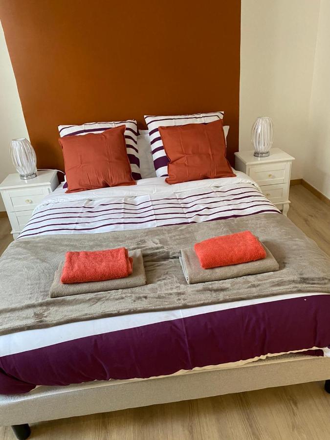 Grand F4 De 71M2 Pour 6 Personnes En Plein Centre Ville Arpajon Eksteriør bilde