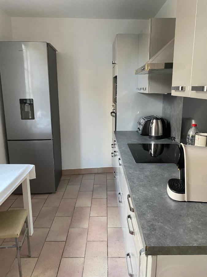 Grand F4 De 71M2 Pour 6 Personnes En Plein Centre Ville Arpajon Eksteriør bilde