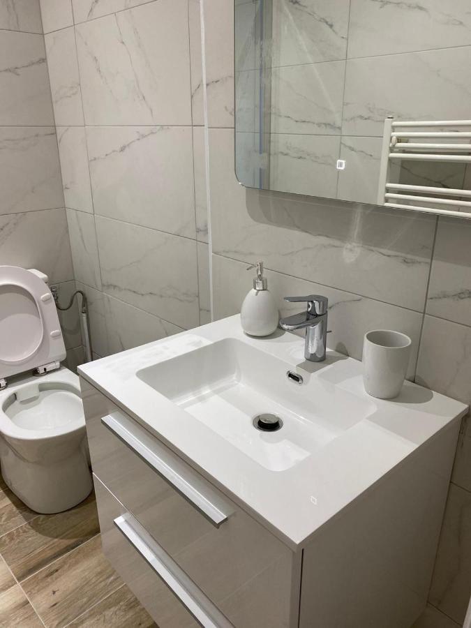 Grand F4 De 71M2 Pour 6 Personnes En Plein Centre Ville Arpajon Eksteriør bilde