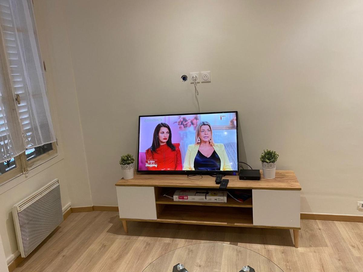 Grand F4 De 71M2 Pour 6 Personnes En Plein Centre Ville Arpajon Eksteriør bilde