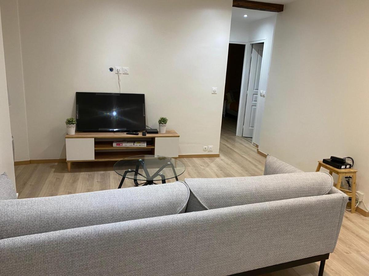 Grand F4 De 71M2 Pour 6 Personnes En Plein Centre Ville Arpajon Eksteriør bilde