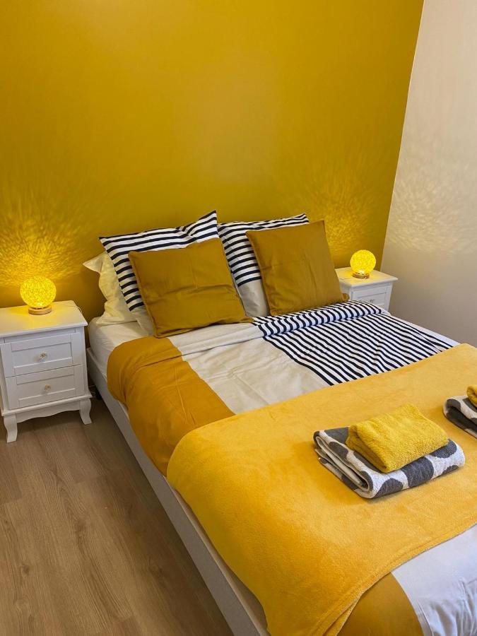 Grand F4 De 71M2 Pour 6 Personnes En Plein Centre Ville Arpajon Eksteriør bilde